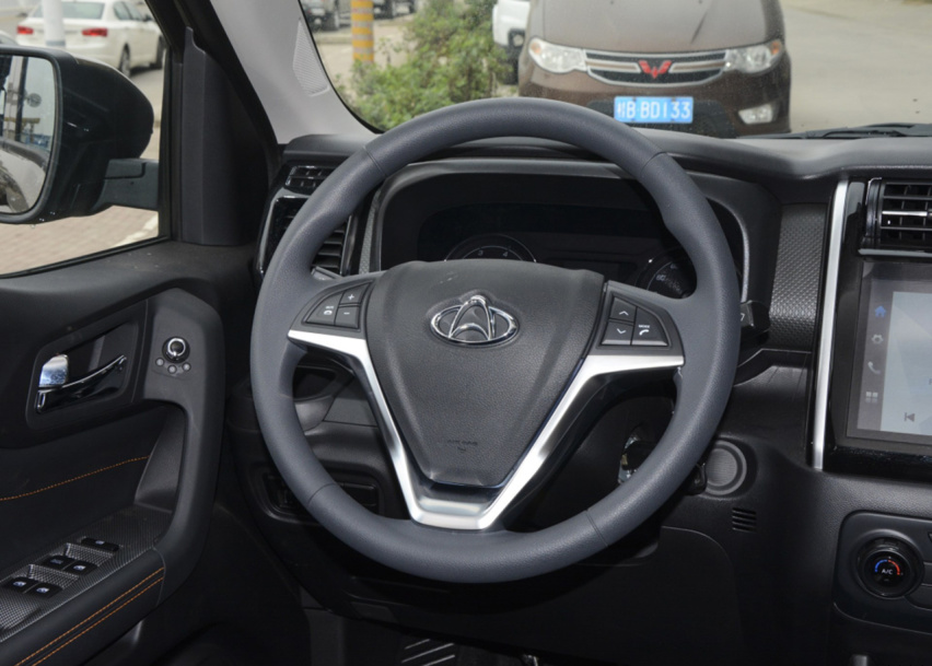 5万不到的7座SUV，1.5L+手动，轴距仅2750mm