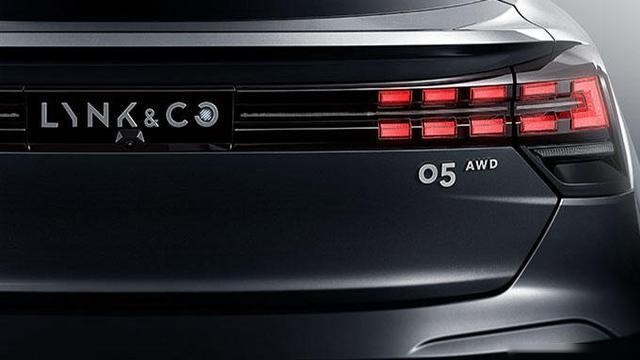 预算20万想买轿跑SUV，探岳X对比领克05，应该怎么选？