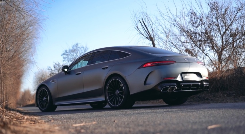 直线虐超跑，弯道狂漂移！试最强四门奔驰 AMG GT 63 S