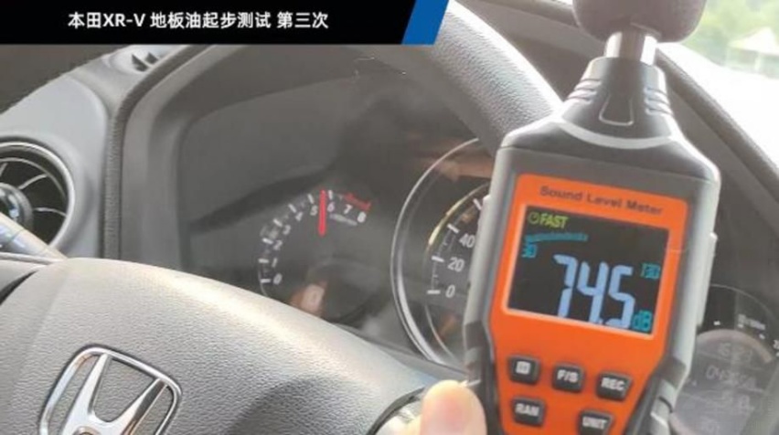 全新长安CS35PLUS对XR-V 摄影师拍完说娶错老婆
