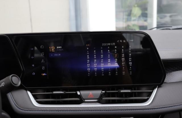 Car play、Android Auto，终成时代弃儿