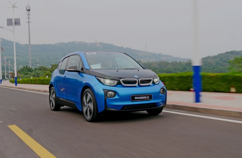 全新纯电动BMW i3销量打不赢蔚来ET5，产品力配不上高溢价