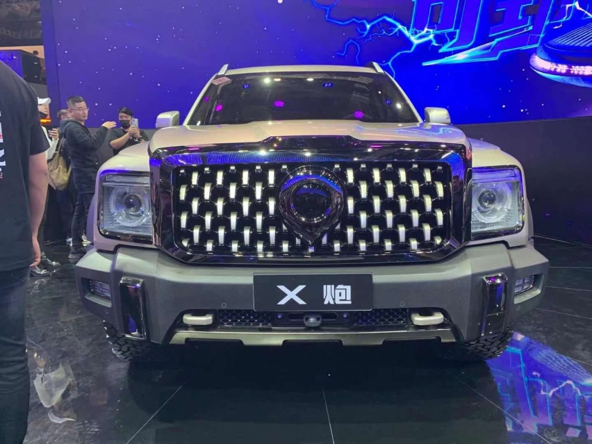 全尺寸的身材，大排V6的气概，长城“X炮”上海车展首发