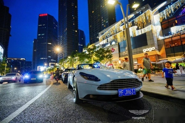 百年英伦动容不止，神车登录限时鉴赏