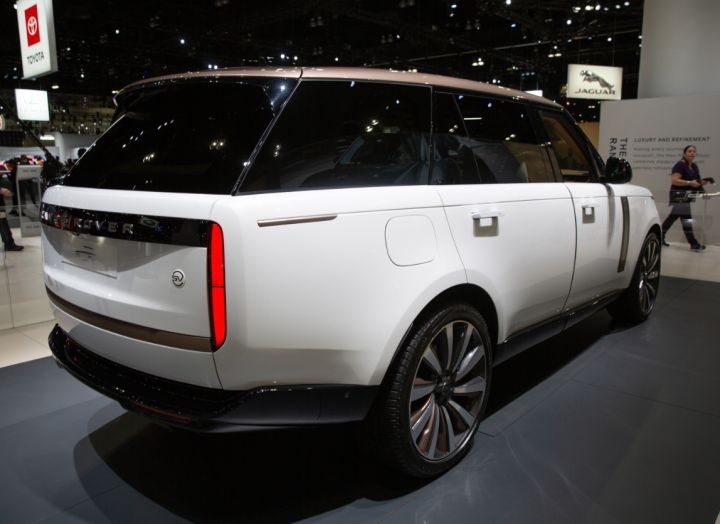 4.4T V8双涡轮，内饰壕无人性，全新路虎揽胜系列成都车展正式上市