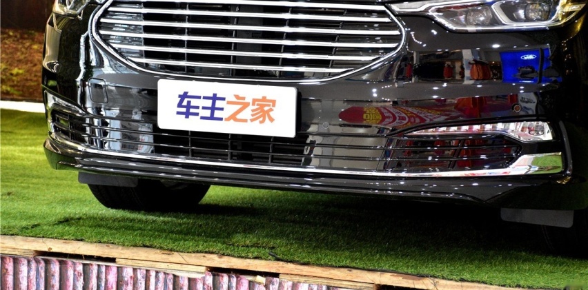 集外卖和电影票于一体的小“马丁” 新金牛座还有超大屏！
