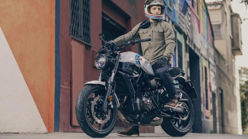 2022款雅马哈XSR700详解，复古中排量，水冷双缸动力