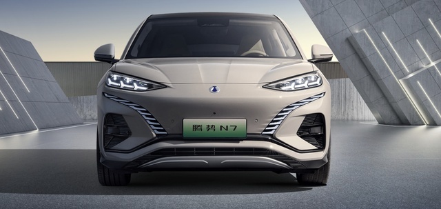 腾势N7 30万起步，技术全部自研，怎么定义它的豪华智能