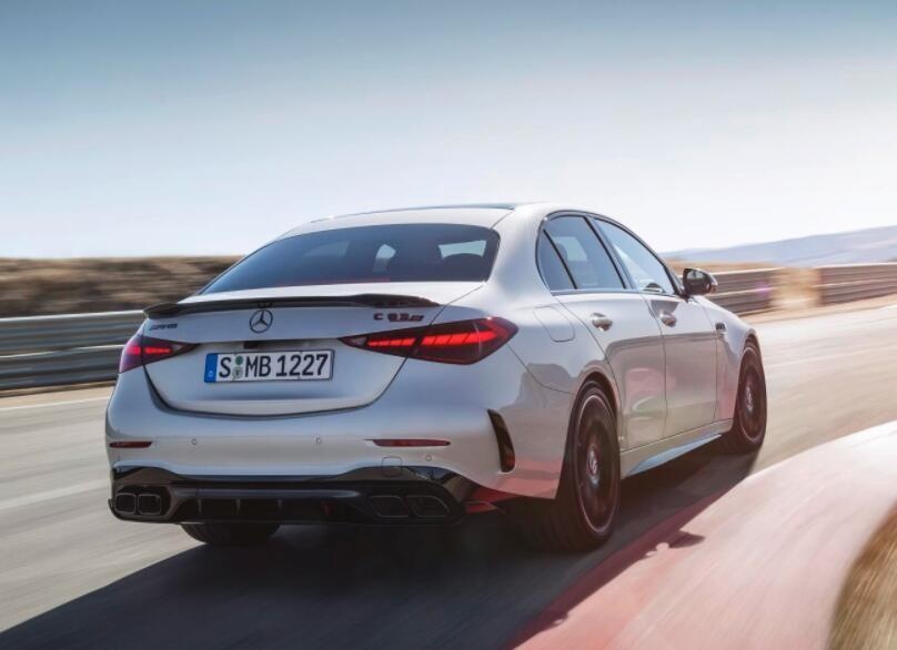 以AMG的荣誉！百公里3.4秒，梅赛德斯-AMG C 63 S全球首发