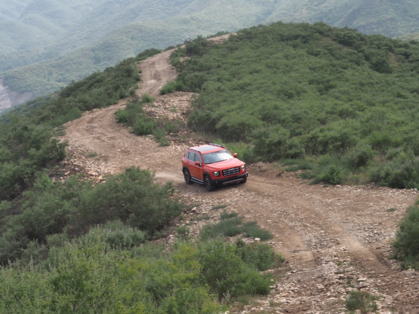 越野真较量，哈弗大狗和RAV4荣放究竟谁更“野”？