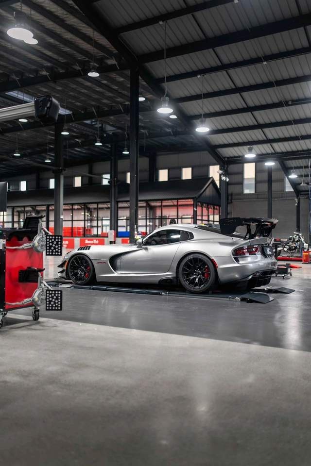 大排自吸肌肉超跑！道奇Viper ACR