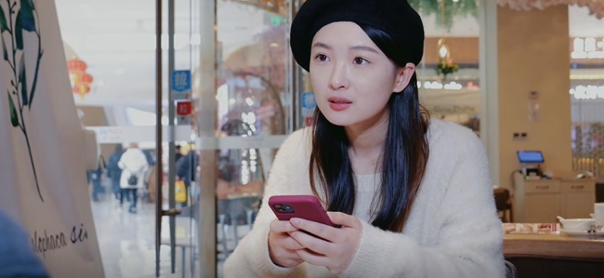是什么让两个年轻人 一见钟情怦然心动？