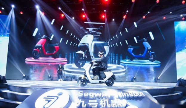 实测九号电动车E100，告诉你它是如何把小牛拍晕在沙滩上的