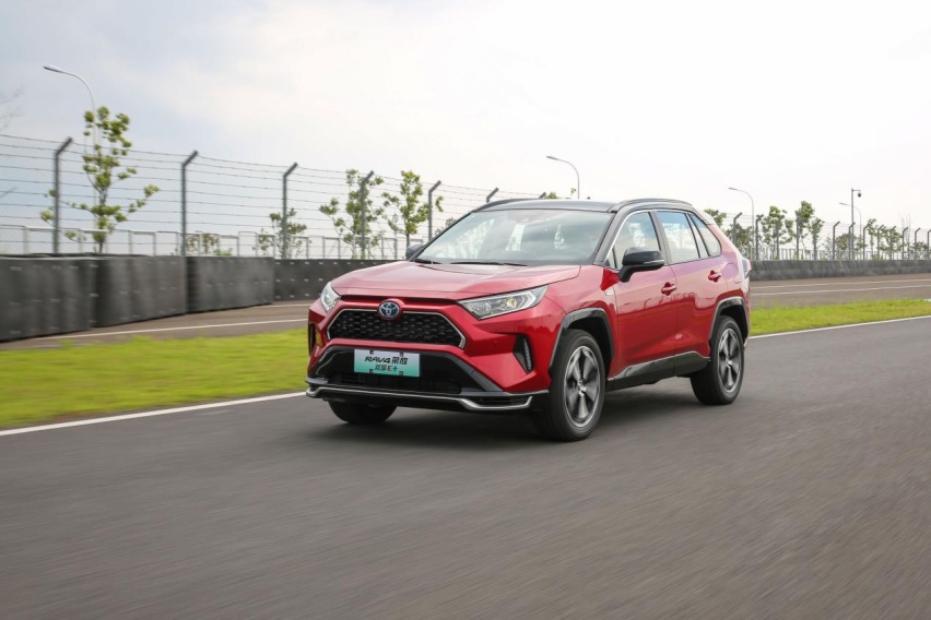 能否在纯电当道的时代闯出一片天？试驾：RAV4荣放双擎E+