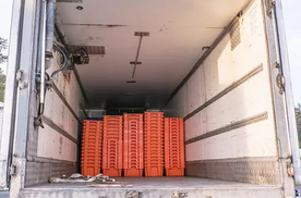 冷藏货车非法载人导致八人遇难，密闭的货箱为何能使人窒息？