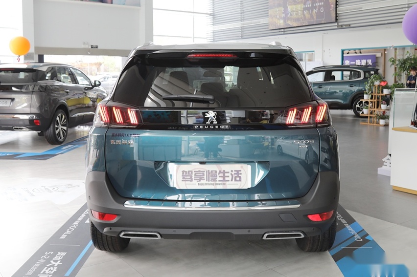 颜值进一步提升，还有7座可选，全新标致5008到店实拍