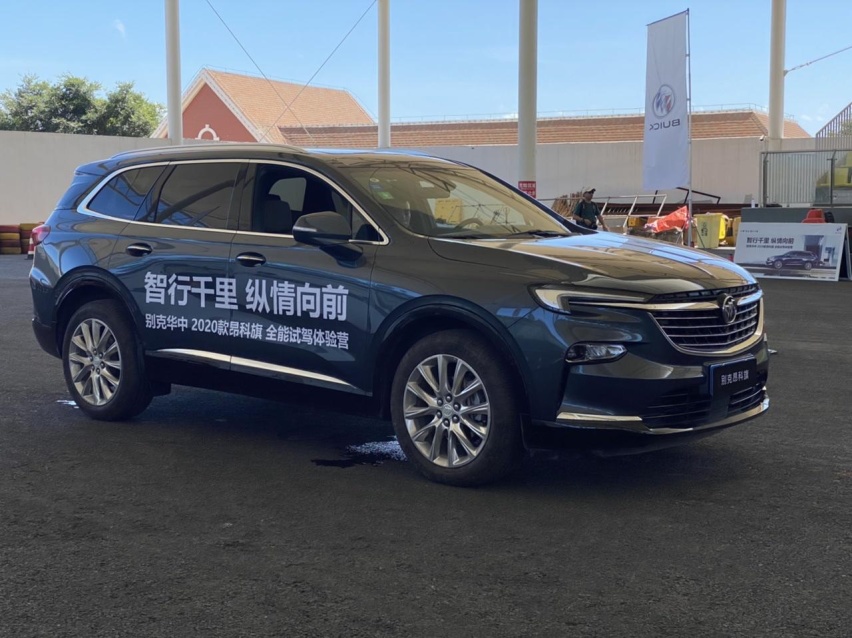 场地试驾别克昂科旗，全能四驱表现，令人心悦诚服