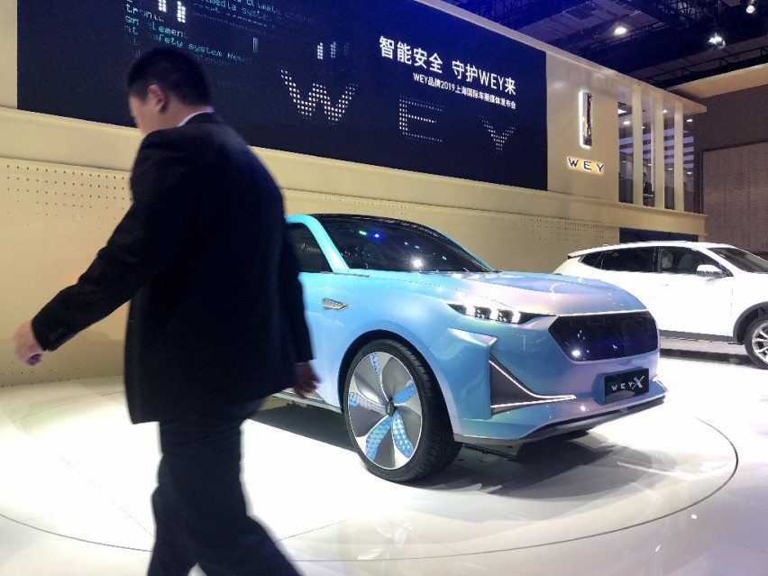 上海车展必看的概念车 WEY-X 4.6s破百 薄荷绿车身带你穿梭未来