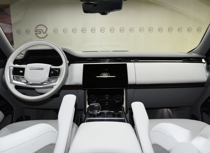 4.4T V8双涡轮，内饰壕无人性，全新路虎揽胜系列成都车展正式上市