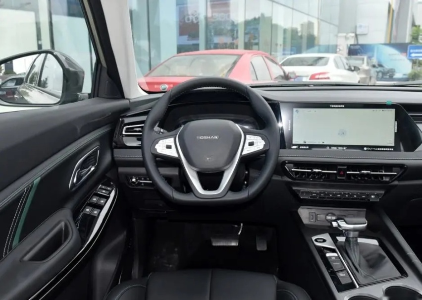 性价比很高的国产SUV，欧尚X7 PLUS，外观和内饰有升级