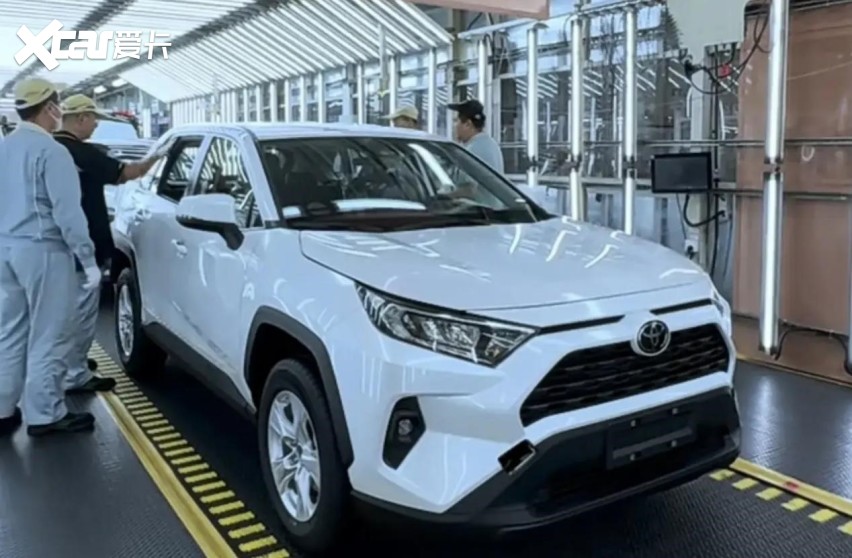 新款丰田RAV4荣放将在9月12日上市，细节调整，用料更足