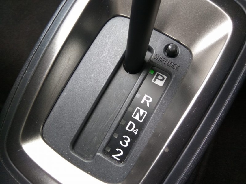 自动挡车，启动前P挡无法移动，是厂家要求必须在P挡启动吗？