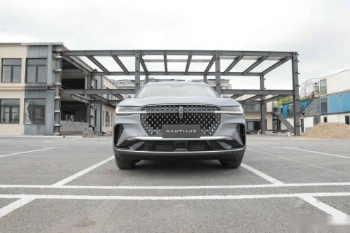 全新林肯航海家：科技与安全的奢华SUV