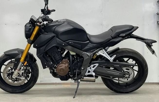 嘉爵致敬CB650R打造800cc四缸街车