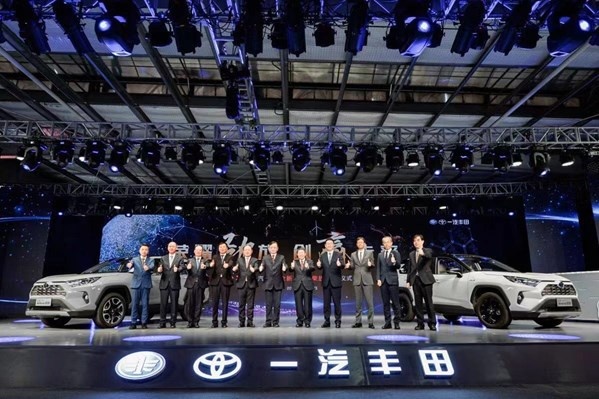 爆款降临：一汽丰田全新RAV4荣放在长春下线