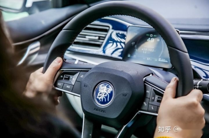秦PLUS DM-i“一统风范”与“一代风韵”气势从何而来？