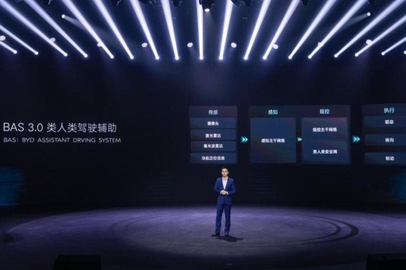 腾势双子星Z9GT与Z9开启预售，剑指全球豪华市场！