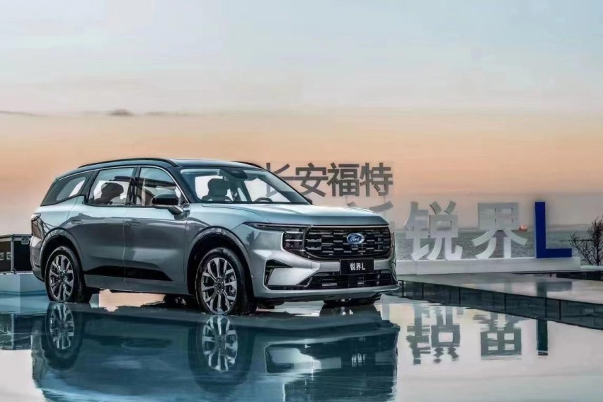 混动系统+二排“行政级座椅”，锐界L要动汉兰达和陆放的蛋糕？