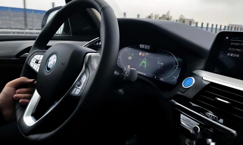 第五代电驱、iDrive 7.0，宝马iX3身上有多少黑科技？