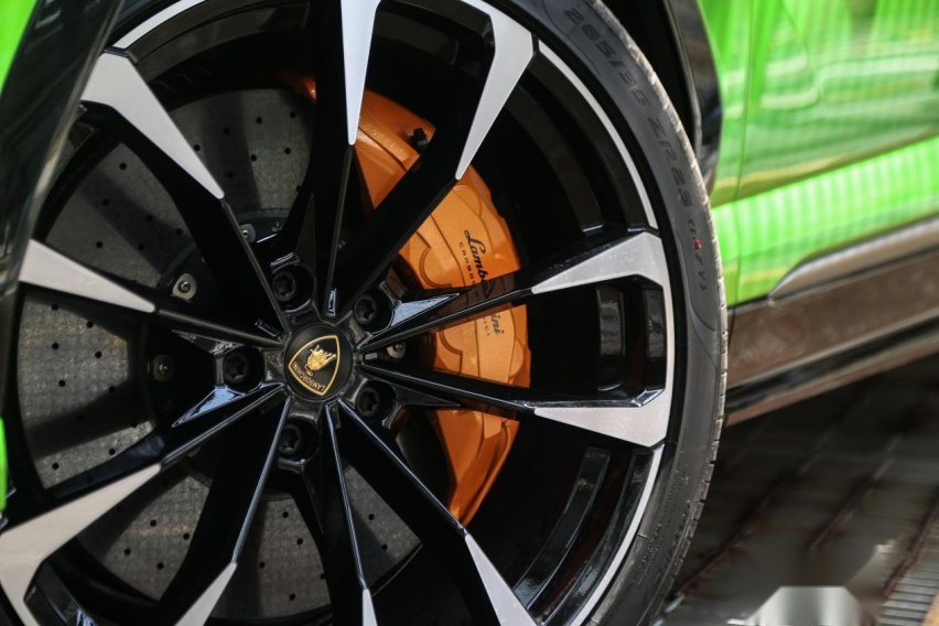 内燃机拥趸的Dream Car 试驾兰博基尼Urus