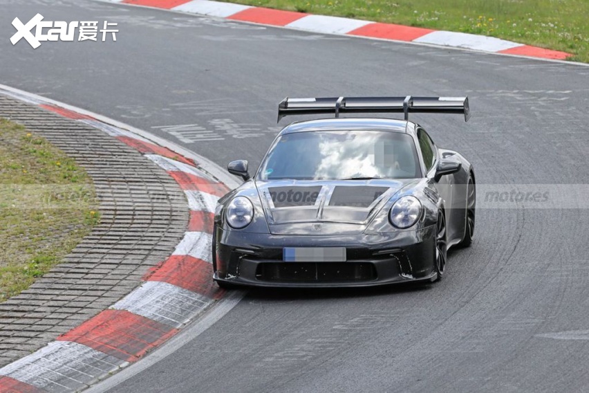 全新保时捷911 GT3 RS无伪谍照，拥有夸张尾翼
