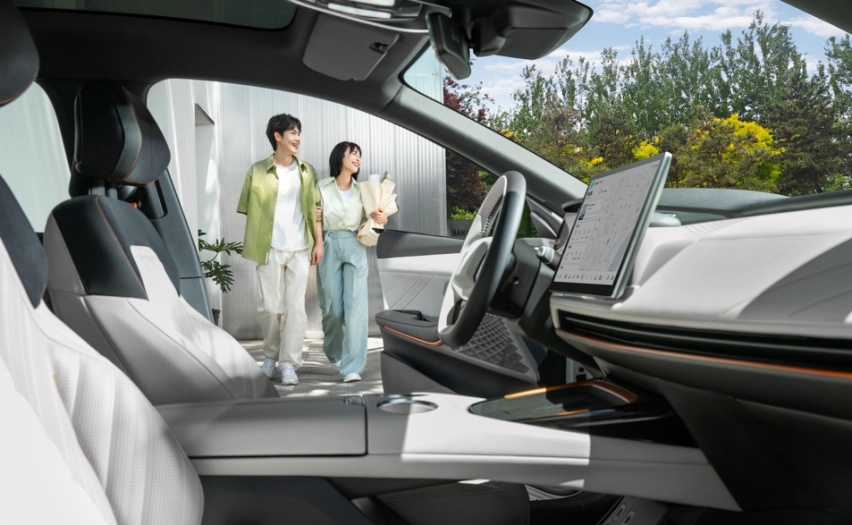 响应国家号召 深蓝汽车“以旧换新”综合补贴30000元