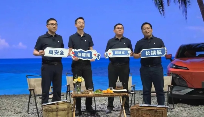 王孝飞站台深蓝S7上市，邓承浩正名的机会来了?