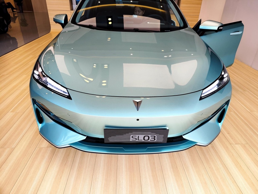 综合续航1200km 静态体验长安深蓝SL03增程版 16.89万元值