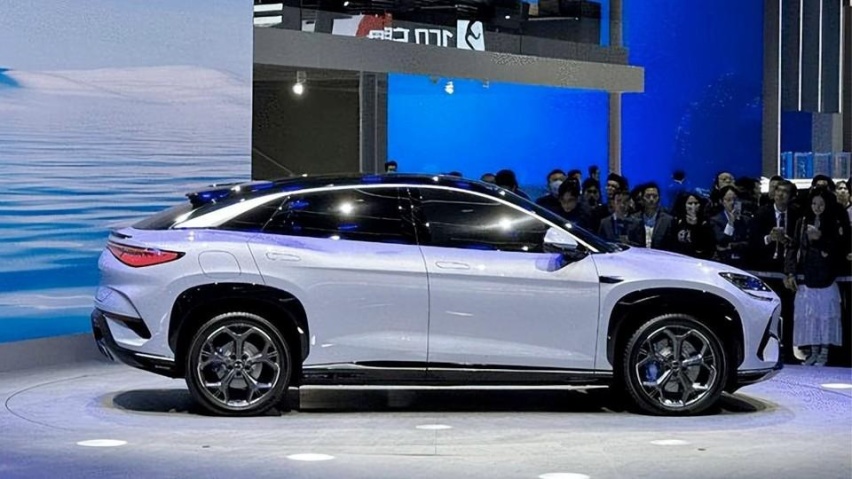 用新电机，充电快一倍，比亚迪海狮07能平替Model Y？