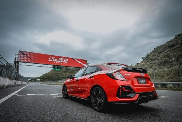 14.39万起售,思域Hatchback上市,堪称"小号Type R",值得买吗?