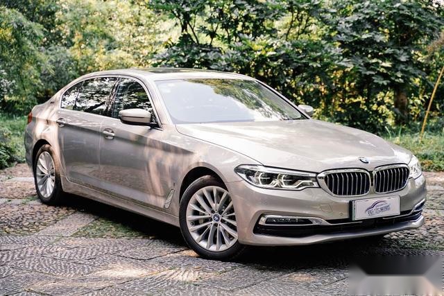 未察觉的心动 BMW 530Le与美女设计师的人生另一面