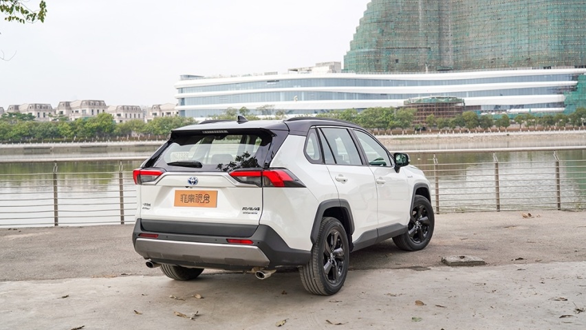真正的价值总是在看不见的地方！实拍解析丰田RAV4荣放