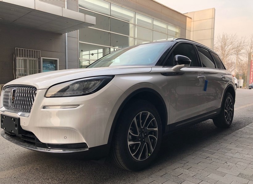 竞争Q3、X1的亲民豪车，发动机全球十佳，24.68万开走