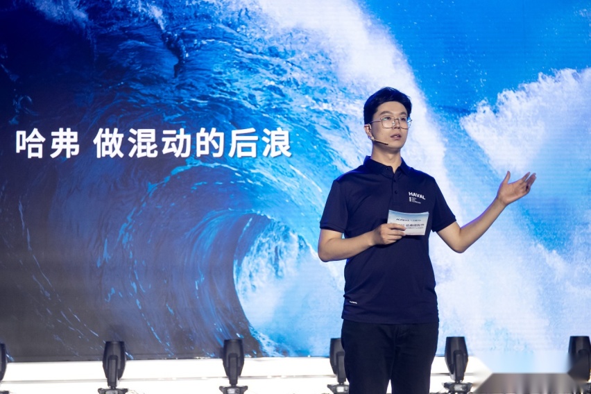 哈弗神兽混动DHT正式上市，售价仅15.38-16.58万元，就是这么
