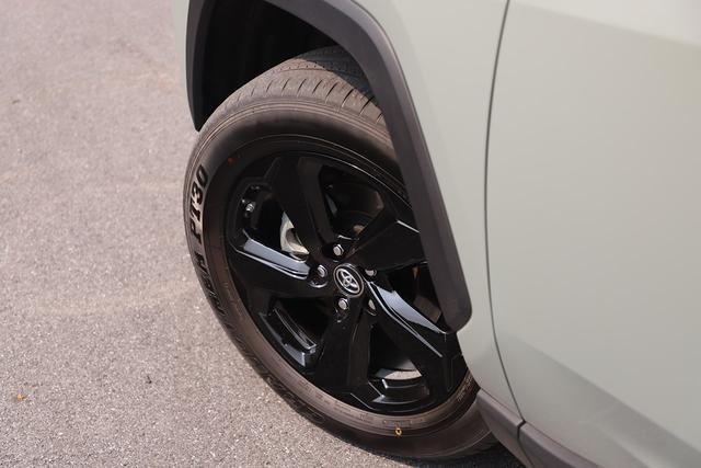 它真敢要CR-V的命吗？全新丰田RAV4荣放实际蜕变有多少