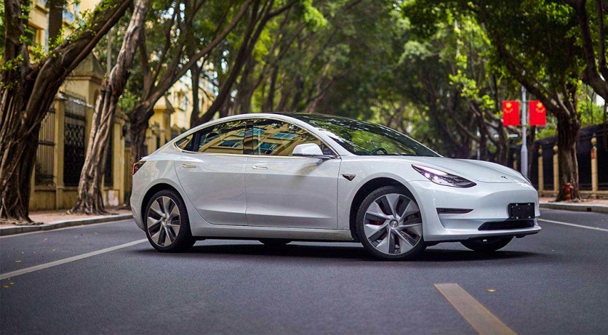 又双叒叕降价！特斯拉Model 3降到23万起！车主们欲哭无