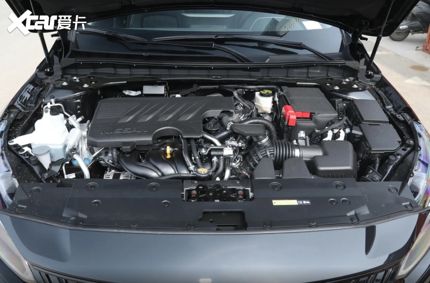 编辑此次日产天籁20周年黑金版还是采用了mr20的2.