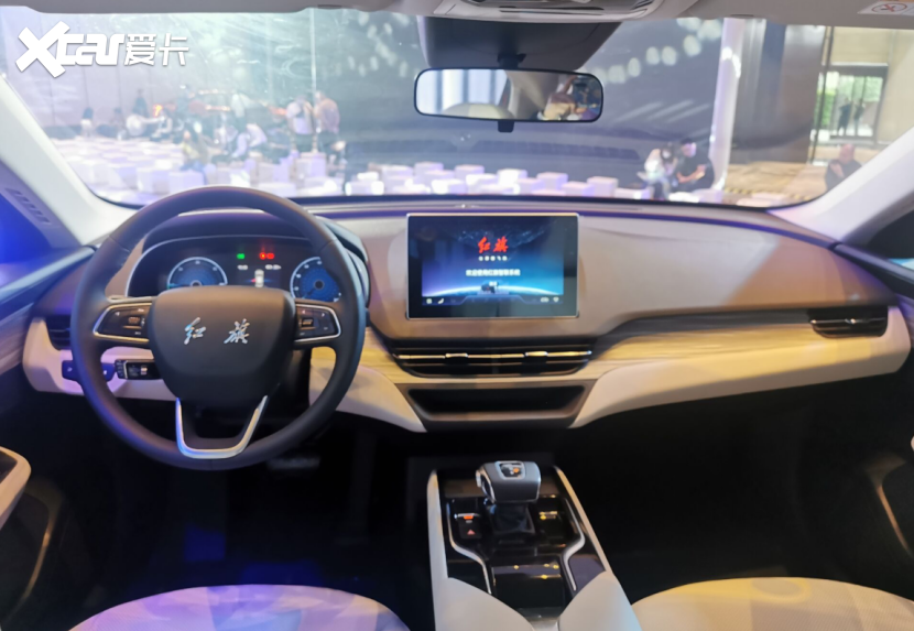 超低能耗的红旗E-QM5上市 最低售价12.28万