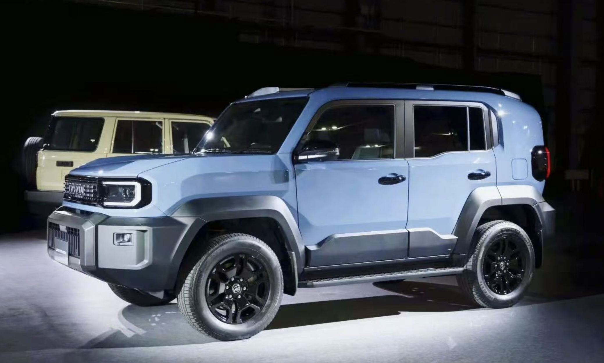 全新丰田FJ酷路泽配2.7L引擎，但透露着老头乐的味道-爱卡汽车爱咖号