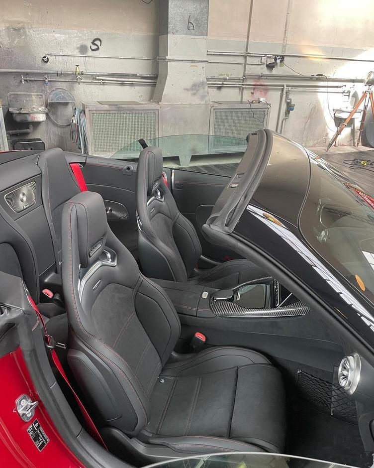 全新梅赛德斯-AMG SL实车曝光，外观很漂亮，搭载V8发动机
